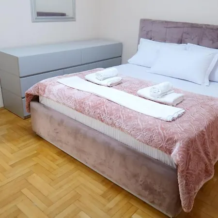 Apartamento Center Niko 04 *