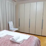 Center Niko 04 * 티라나