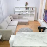 Center Niko 04 *